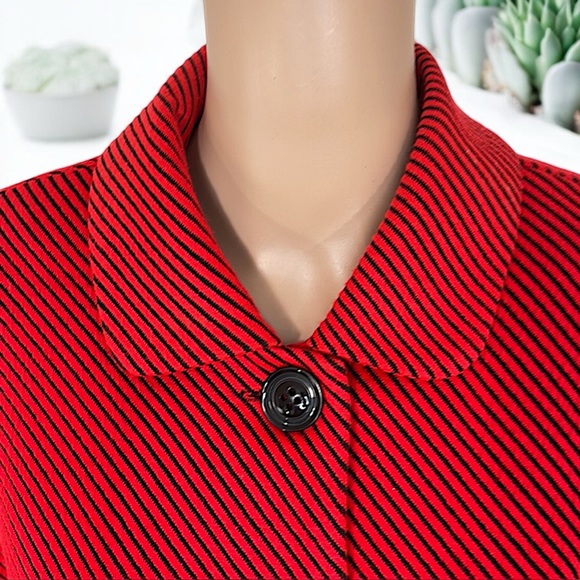 Protégé Montreal Lipstick Red & Black Ribbed Striped w/ 3-Quarter Sleeves Jacket - Picture 3 of 16